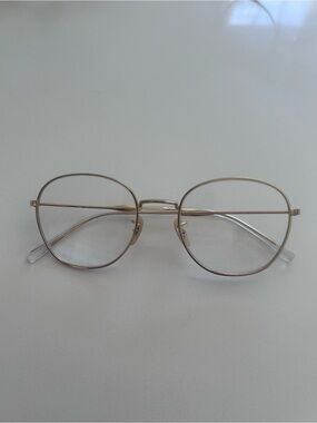 Classic Round Gold Metal Eyeglasses